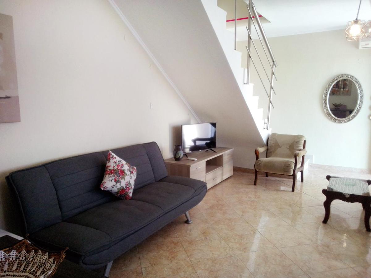 Evis Maisonette With Sea View Флогита Экстерьер фото