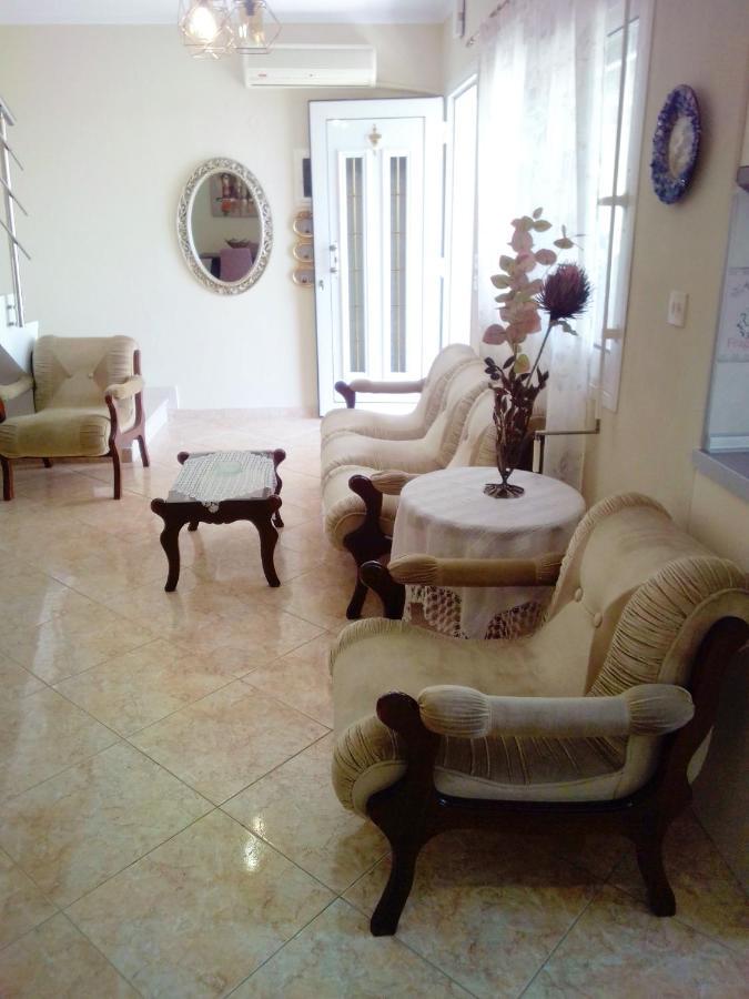 Evis Maisonette With Sea View Флогита Экстерьер фото